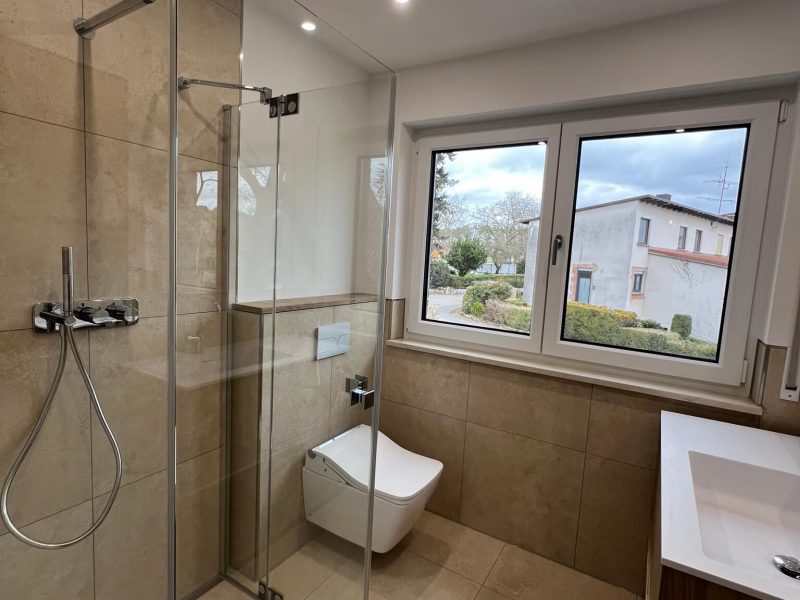 Barrierefreie-Komplettbadsanierung-im-Altbau-in-Weisendorf-6